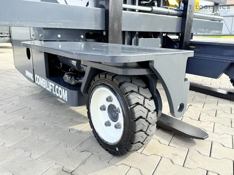 Combilift FOUR-WAY / MULTI-DIRECTIONAL FORKLIFT / ONLY 491 HOURS / C2500 / GAS / DUPLEX 4600MM / SHORT – ONLY 1900MM / WIDTH 2700MM WITH F - Carretilla de 4 vías: foto 5 Combilift FOUR-WAY / MULTI-DIRECTIONAL FORKLIFT / ONLY 491 HOURS / C2500 / GAS / DUPLEX 4600MM / SHORT – ONLY 1900MM / WIDTH 2700MM WITH F - Carretilla de 4 vías: foto 5