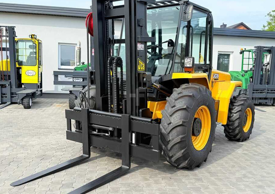 JCB 940 / DIESEL / TRIPLEX 4500MM / FORK POSITIONER / FORK SIDESHIFT / 4T / NEW TYRES / LIKE NEW - Carretilla todo terreno: foto 3 JCB 940 / DIESEL / TRIPLEX 4500MM / FORK POSITIONER / FORK SIDESHIFT / 4T / NEW TYRES / LIKE NEW - Carretilla todo terreno: foto 3