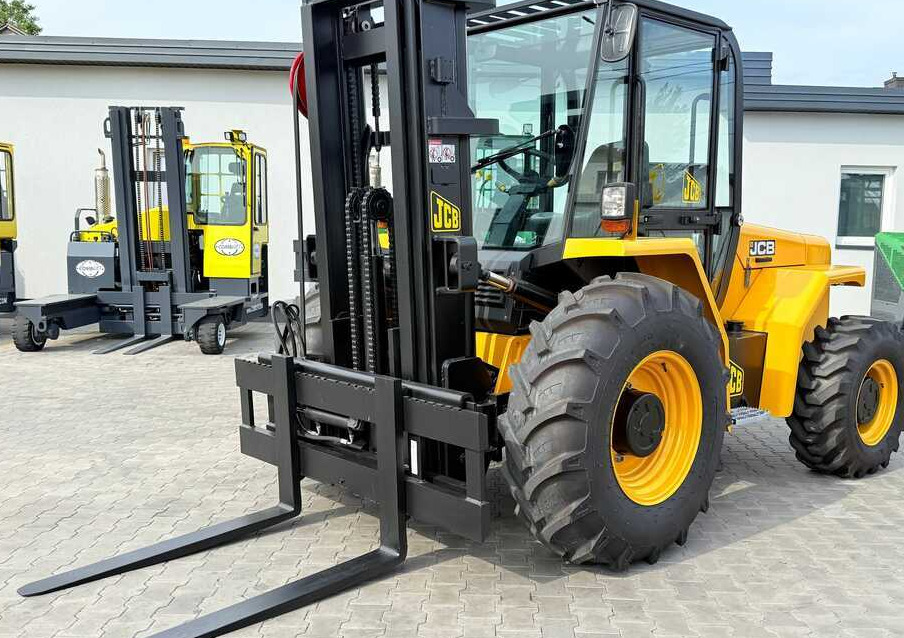 JCB 940 / DIESEL / TRIPLEX 4500MM / FORK POSITIONER / FORK SIDESHIFT / 4T / NEW TYRES / LIKE NEW - Carretilla todo terreno: foto 1 JCB 940 / DIESEL / TRIPLEX 4500MM / FORK POSITIONER / FORK SIDESHIFT / 4T / NEW TYRES / LIKE NEW - Carretilla todo terreno: foto 1