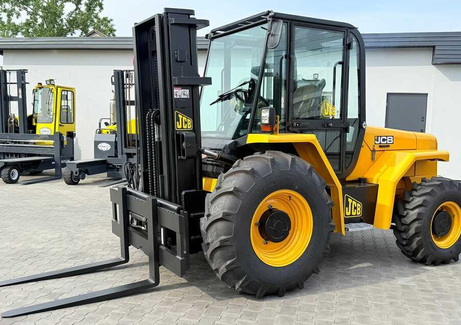 JCB 940 / DIESEL / TRIPLEX 4500MM / FORK POSITIONER / FORK SIDESHIFT / 4T / NEW TYRES / LIKE NEW - Carretilla todo terreno: foto 2 JCB 940 / DIESEL / TRIPLEX 4500MM / FORK POSITIONER / FORK SIDESHIFT / 4T / NEW TYRES / LIKE NEW - Carretilla todo terreno: foto 2