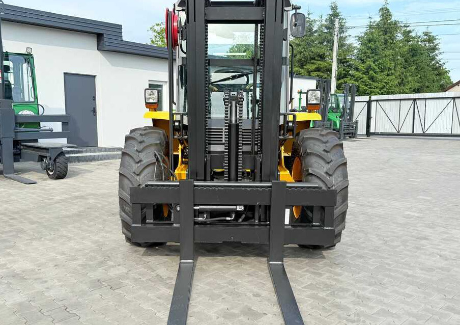 JCB 940 / DIESEL / TRIPLEX 4500MM / FORK POSITIONER / FORK SIDESHIFT / 4T / NEW TYRES / LIKE NEW - Carretilla todo terreno: foto 4 JCB 940 / DIESEL / TRIPLEX 4500MM / FORK POSITIONER / FORK SIDESHIFT / 4T / NEW TYRES / LIKE NEW - Carretilla todo terreno: foto 4