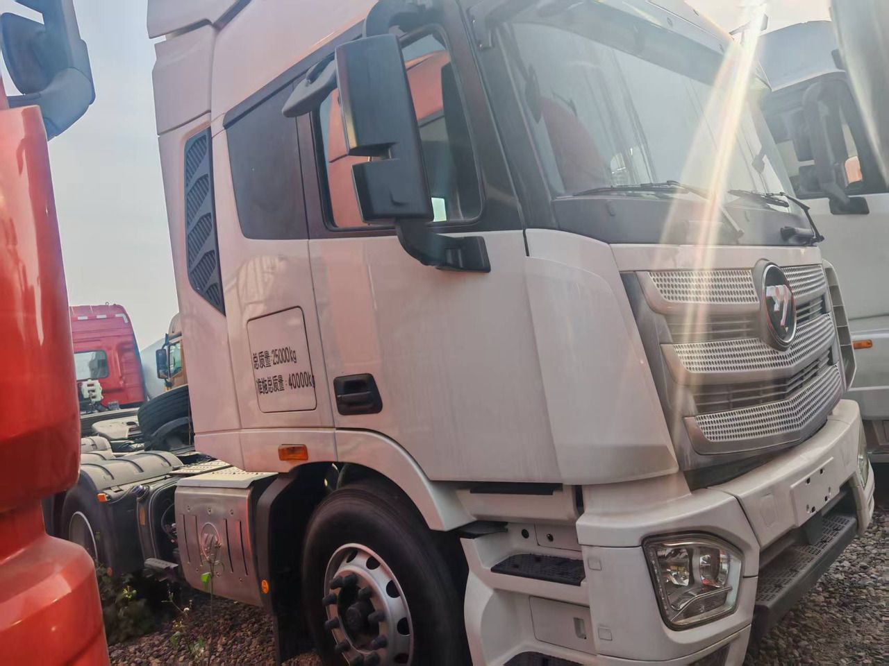 Auman 6×4 - Volquete semirremolque: foto 5 Auman 6×4 - Volquete semirremolque: foto 5