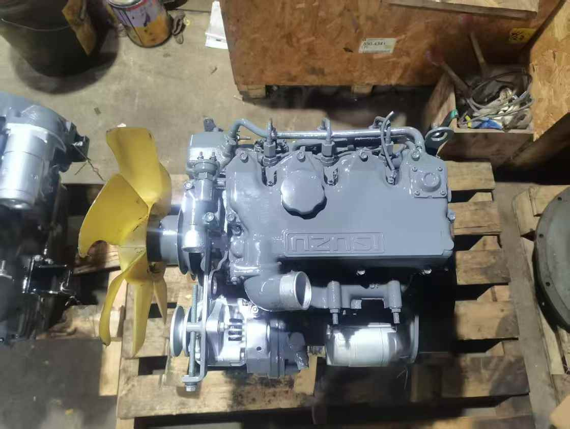 ISUZU 3LB1 - Motor: foto 2 ISUZU 3LB1 - Motor: foto 2