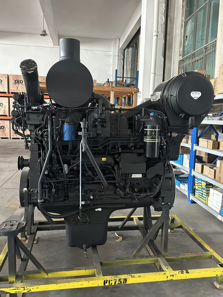 KOMATSU 6D140E-5 - Motor para Excavadora: foto 2 KOMATSU 6D140E-5 - Motor para Excavadora: foto 2