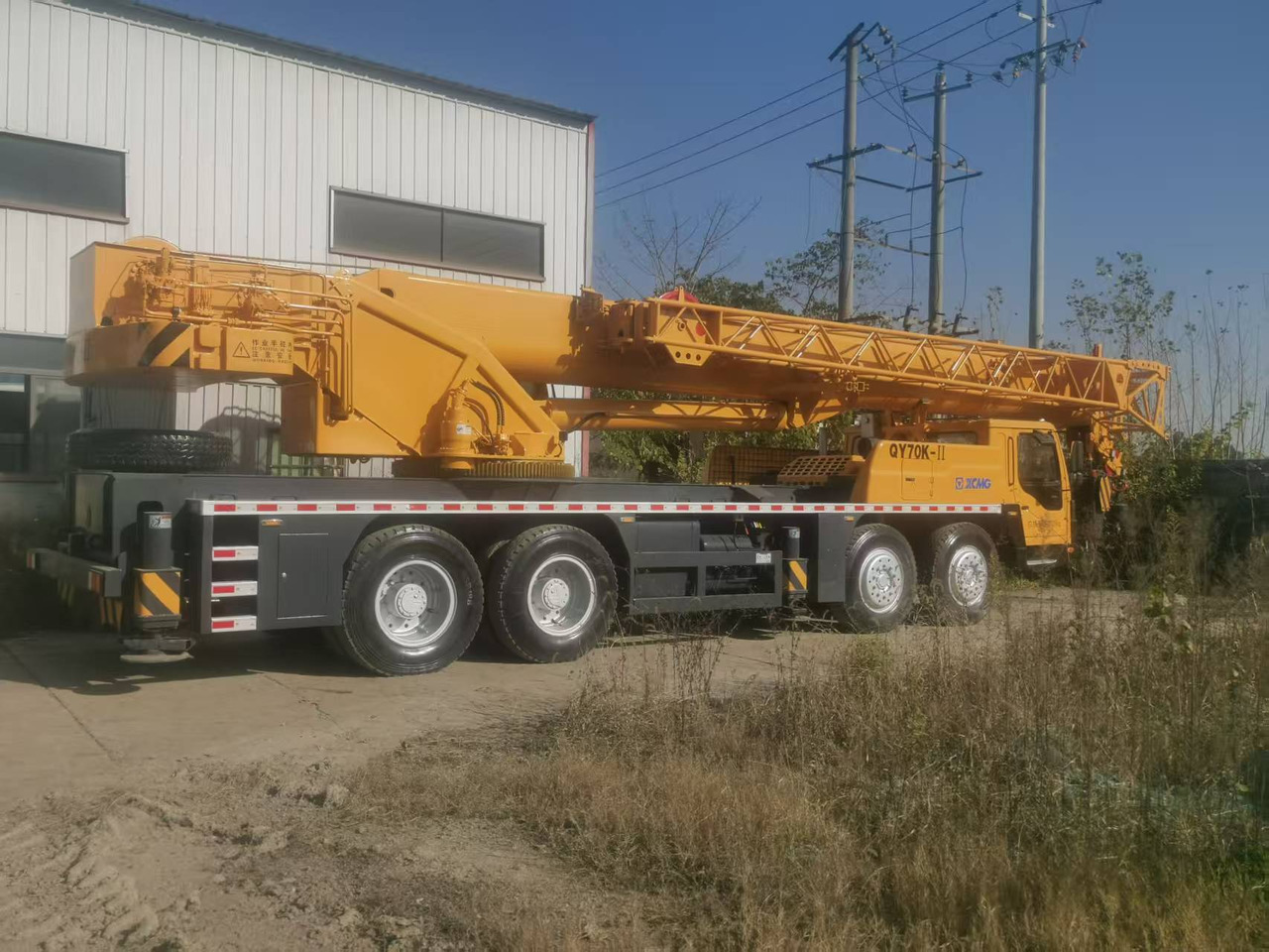 XCMG 70TONS - Camión grúa: foto 1 XCMG 70TONS - Camión grúa: foto 1
