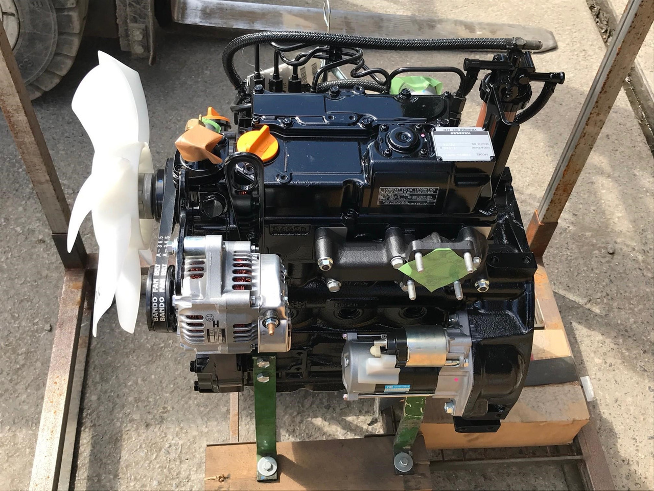 YANMAR Engine YANMAR 3TNV76 - Motor para Excavadora: foto 1 YANMAR Engine YANMAR 3TNV76 - Motor para Excavadora: foto 1