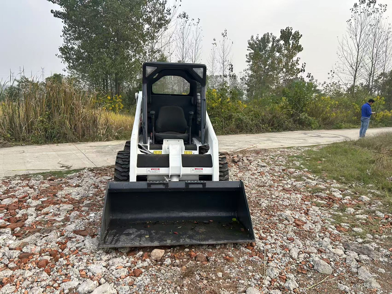 BOBCAT used skidsteer Bobcat S130 - Minicargadora: foto 2 BOBCAT used skidsteer Bobcat S130 - Minicargadora: foto 2