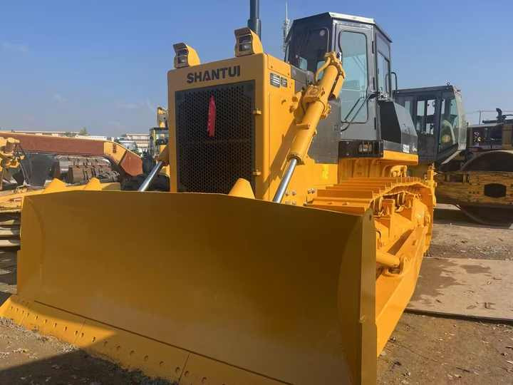 China Famous Brand Used Shantui SD22 Crawler Bulldozer Low Price Running Working Condition for Sale/SD22/SD32 in Stock - Bulldozer: foto 5 China Famous Brand Used Shantui SD22 Crawler Bulldozer Low Price Running Working Condition for Sale/SD22/SD32 in Stock - Bulldozer: foto 5