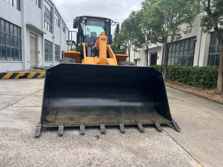 Excellent Condition China Famous Brand LiuGong Brand Wheel Loader Used 856 Loader Used 50 Front End Loader for Sale Price - Cargadora de ruedas: foto 5 Excellent Condition China Famous Brand LiuGong Brand Wheel Loader Used 856 Loader Used 50 Front End Loader for Sale Price - Cargadora de ruedas: foto 5