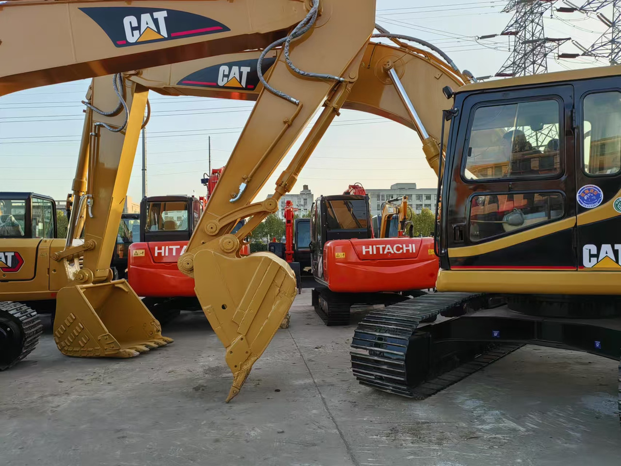 CATERPILLAR used excavator high quality CAT320BL - Maquinaria de construcción: foto 4 CATERPILLAR used excavator high quality CAT320BL - Maquinaria de construcción: foto 4