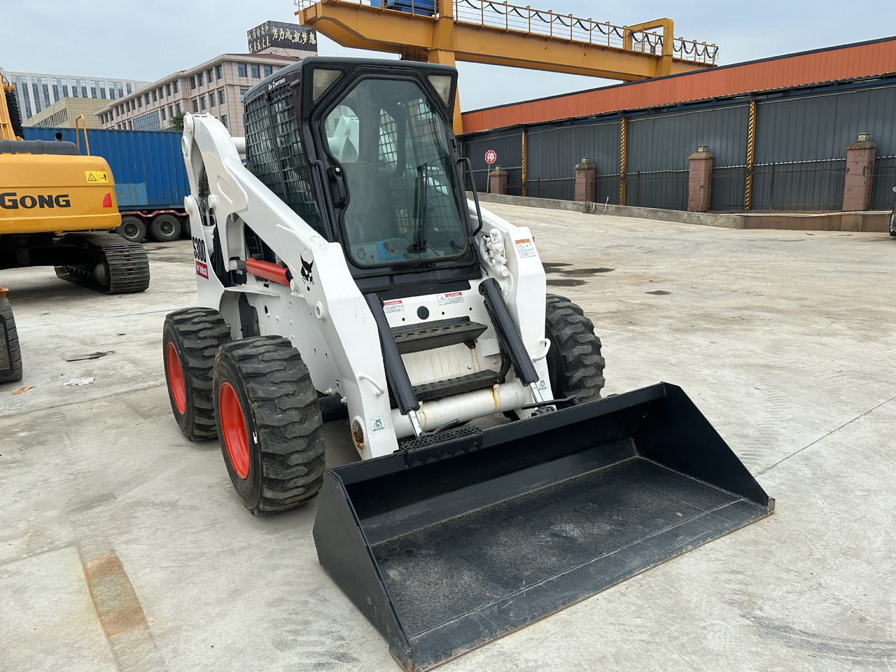Second hand Hot sale skid-steers Bobcat S300 - Maquinaria de construcción: foto 3 Second hand Hot sale skid-steers Bobcat S300 - Maquinaria de construcción: foto 3