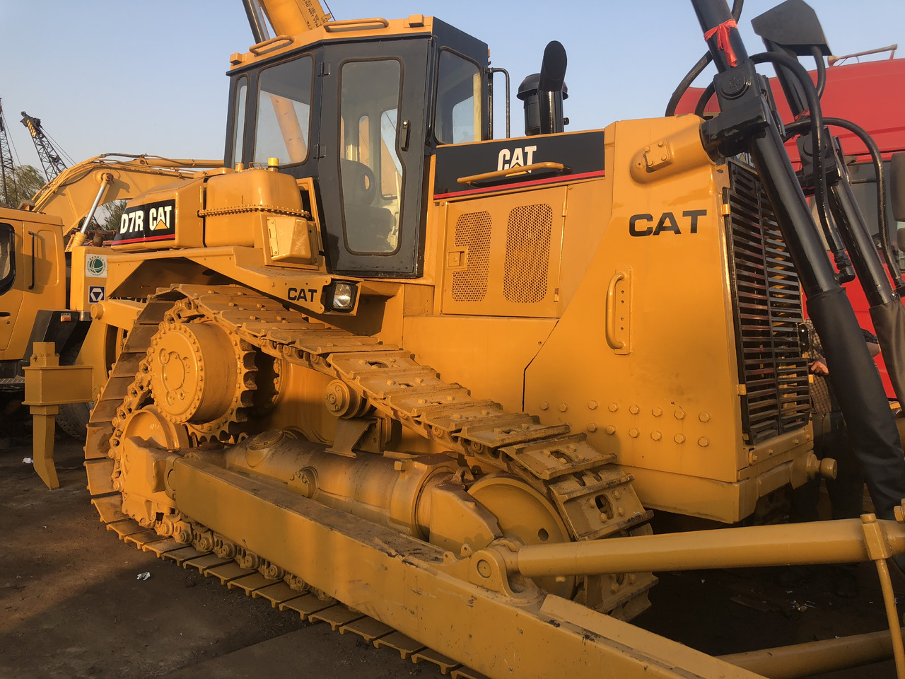 Used bulldozer CAT D7R high quality hotsale - Maquinaria de construcción: foto 1 Used bulldozer CAT D7R high quality hotsale - Maquinaria de construcción: foto 1