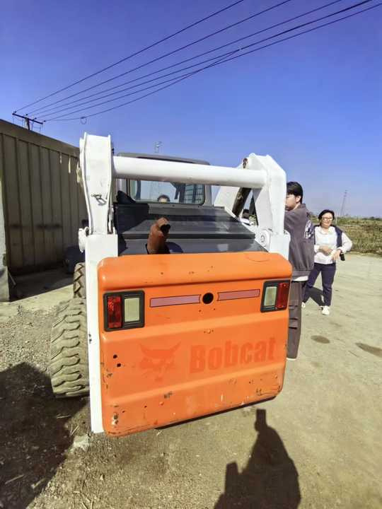 Second Hand Bobcat S300 Skid Steer Loader High Quality Cheap 95% New Used Mini Bobcati Bobcate S300 - Minicargadora: foto 5 Second Hand Bobcat S300 Skid Steer Loader High Quality Cheap 95% New Used Mini Bobcati Bobcate S300 - Minicargadora: foto 5