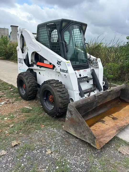 USED BOBCAT S300 Skid-steer Loader with Very Good Performance Is for Sale at a Low Price. S160/s185/s220/330 in Stock - Minicargadora: foto 2 USED BOBCAT S300 Skid-steer Loader with Very Good Performance Is for Sale at a Low Price. S160/s185/s220/330 in Stock - Minicargadora: foto 2