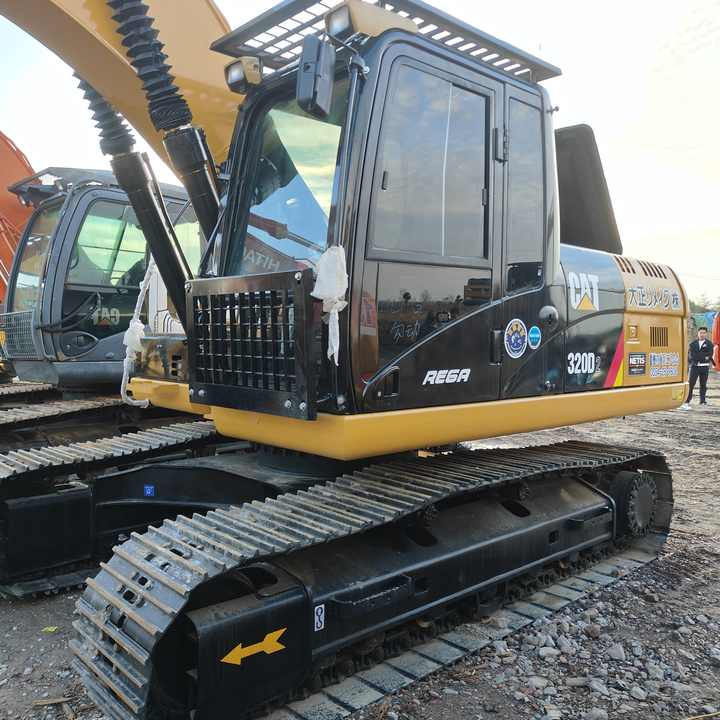 USED Construction Caterpillar Cat 330D Excavator Earthmoving Machinery Used CAT 320D 325D 330D Used Excavators - Excavadora de cadenas: foto 3 USED Construction Caterpillar Cat 330D Excavator Earthmoving Machinery Used CAT 320D 325D 330D Used Excavators - Excavadora de cadenas: foto 3
