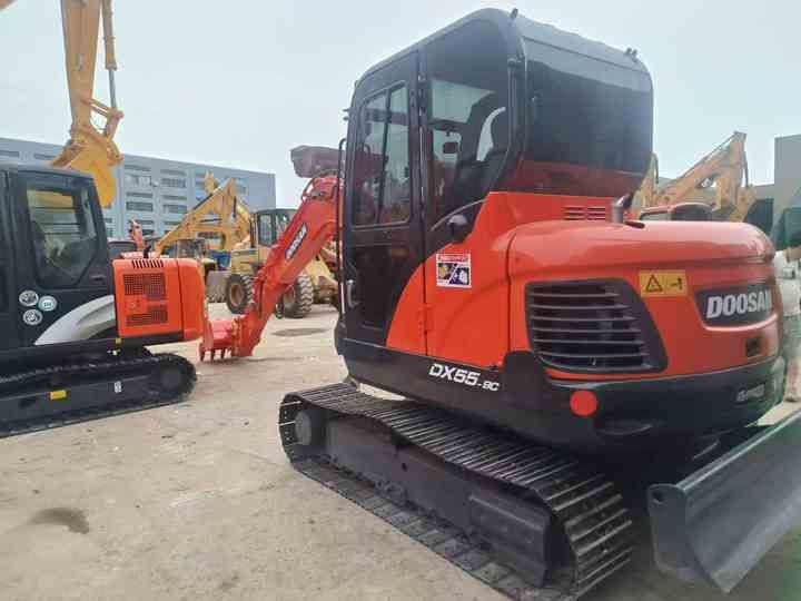 Used Digger DOOSAN DX55 Construction Machinery Construction Digger Used DOOSAN DX55 Cheap Excavator - Excavadora de cadenas: foto 3 Used Digger DOOSAN DX55 Construction Machinery Construction Digger Used DOOSAN DX55 Cheap Excavator - Excavadora de cadenas: foto 3
