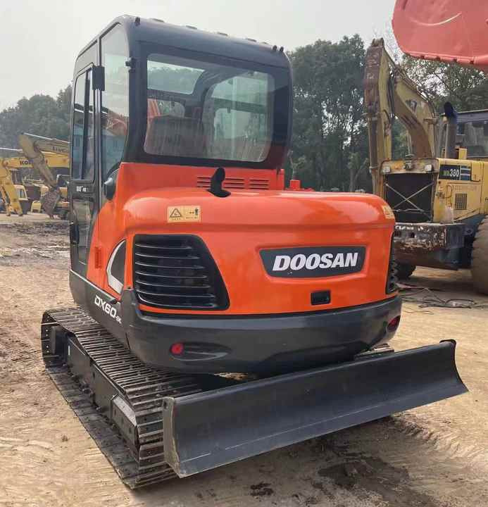 Used Digger DOOSAN DX60 Construction Machinery Construction Digger Used DOOSAN DX60 Cheap Excavator - Excavadora de cadenas: foto 1 Used Digger DOOSAN DX60 Construction Machinery Construction Digger Used DOOSAN DX60 Cheap Excavator - Excavadora de cadenas: foto 1