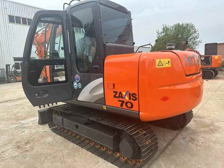 Used HITACHI ZX-70 - Excavadora: foto 2 Used HITACHI ZX-70 - Excavadora: foto 2
