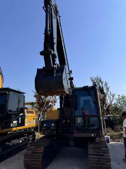 Used Volvo 14 Tonne Crawler Excavator Volvo Ec140 Excavator Good Condition Low Price Good Quality for Sale - Excavadora de cadenas: foto 5 Used Volvo 14 Tonne Crawler Excavator Volvo Ec140 Excavator Good Condition Low Price Good Quality for Sale - Excavadora de cadenas: foto 5