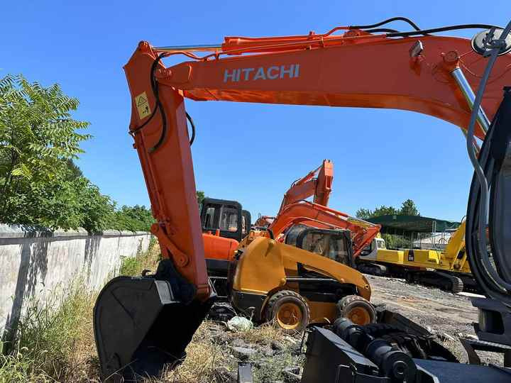 Used Wheel Excavator Hitachi ZX 130W Made in Japan 13ton Hitachi Zx130w Wheel Excavator Price Used Hitachi Zx130 Excavator SALE - Excavadora de ruedas: foto 3 Used Wheel Excavator Hitachi ZX 130W Made in Japan 13ton Hitachi Zx130w Wheel Excavator Price Used Hitachi Zx130 Excavator SALE - Excavadora de ruedas: foto 3
