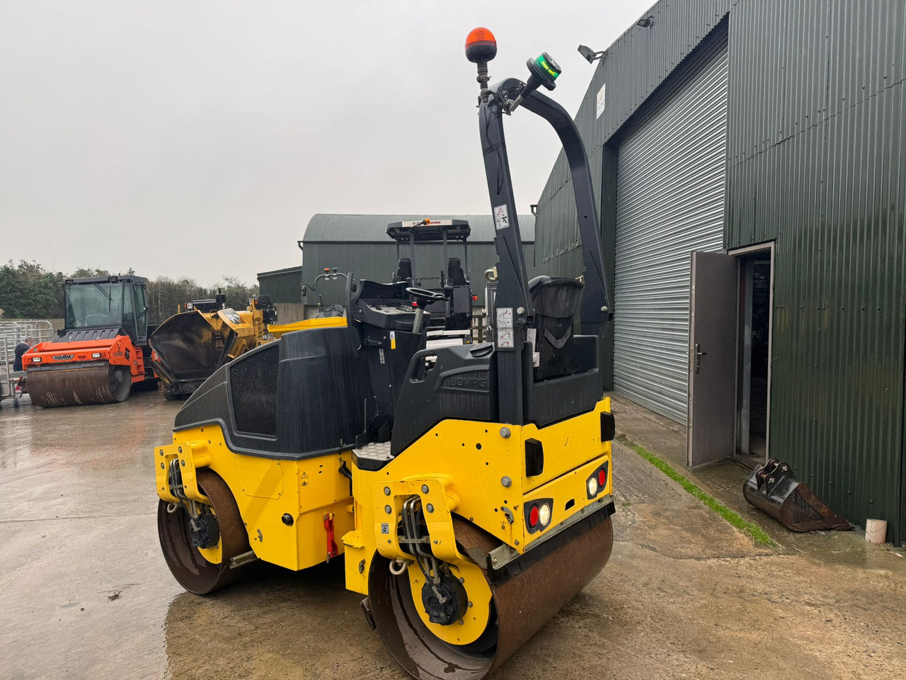 BOMAG BW120AD-5 - Apisonadora de asfalto: foto 3 BOMAG BW120AD-5 - Apisonadora de asfalto: foto 3