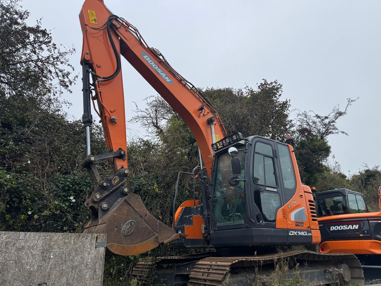 DOOSAN DX140LCR-5 - Excavadora: foto 3 DOOSAN DX140LCR-5 - Excavadora: foto 3