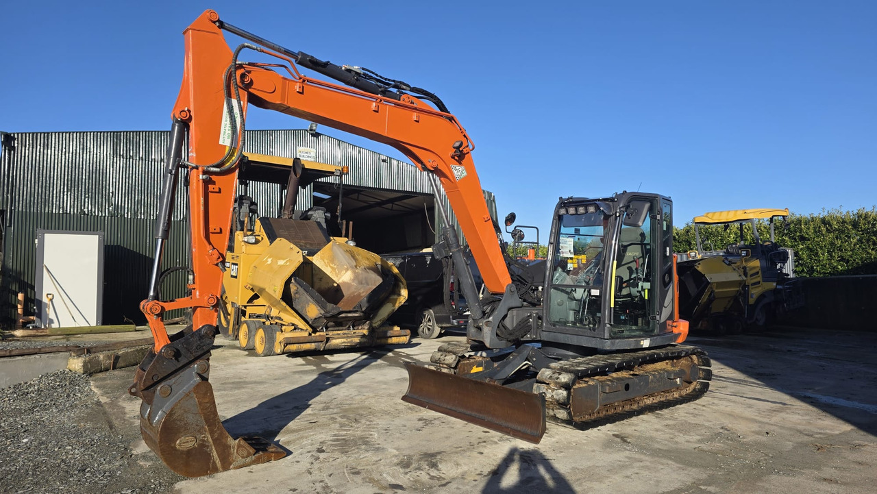 HITACHI ZX85USB-6 - Excavadora: foto 1 HITACHI ZX85USB-6 - Excavadora: foto 1