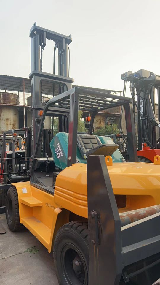 小松 7吨叉车 - Carretilla elevadora diésel: foto 2 小松 7吨叉车 - Carretilla elevadora diésel: foto 2