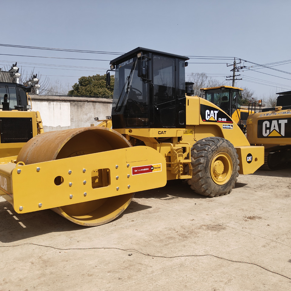 CATERPILLAR 683E - Apisonadora de asfalto: foto 4 CATERPILLAR 683E - Apisonadora de asfalto: foto 4