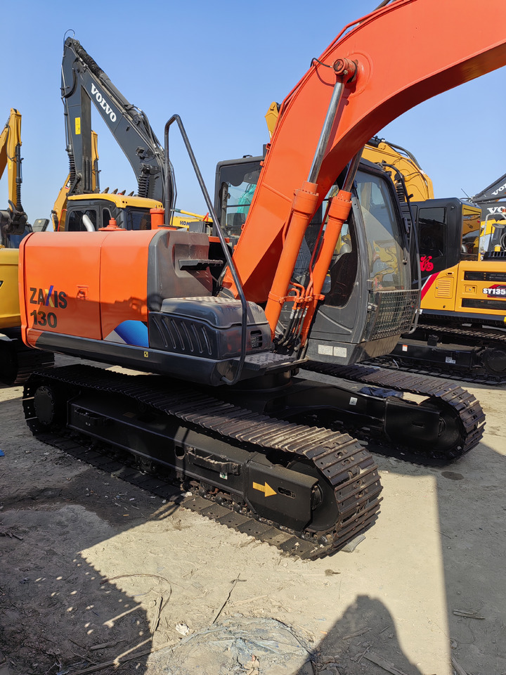 HITACHI ZX130 - Excavadora de cadenas: foto 1 HITACHI ZX130 - Excavadora de cadenas: foto 1