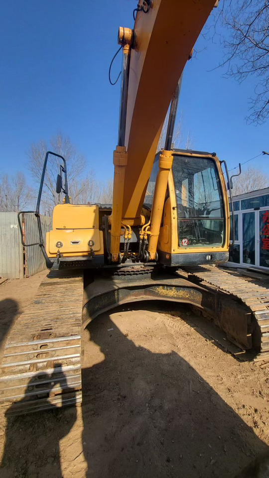 HYUNDAI R220LC-9S - Excavadora de cadenas: foto 3 HYUNDAI R220LC-9S - Excavadora de cadenas: foto 3