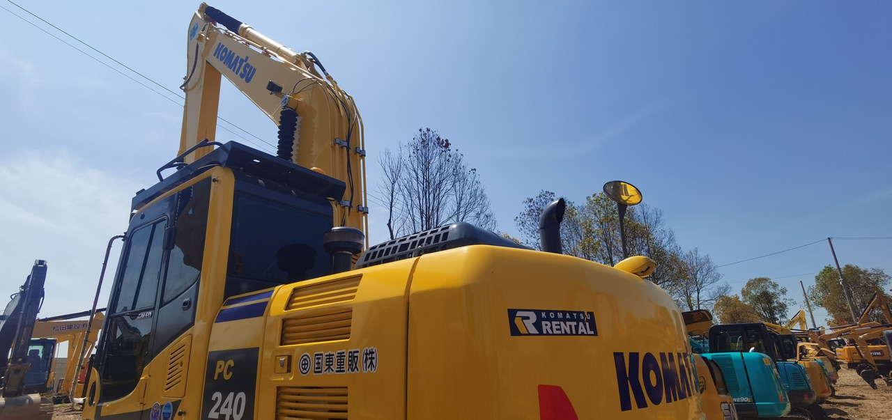KOMATSU PC240-8 - Excavadora de cadenas: foto 4 KOMATSU PC240-8 - Excavadora de cadenas: foto 4