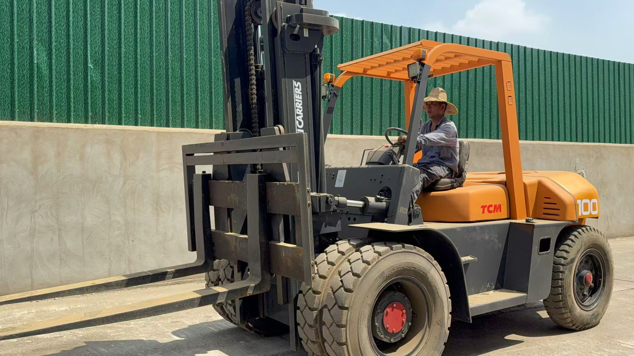 TCM FD100 - Carretilla elevadora diésel: foto 2 TCM FD100 - Carretilla elevadora diésel: foto 2