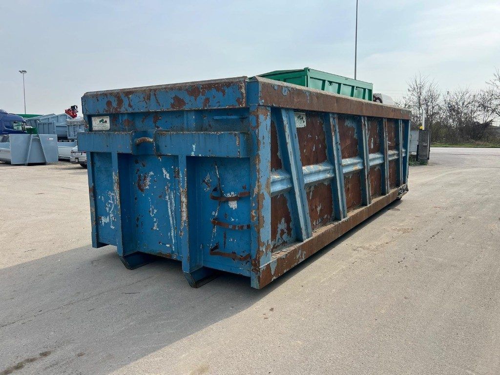 CONTAINER SCARRABILE USATO A CIELO APERTO - Contenedor de gancho: foto 1 CONTAINER SCARRABILE USATO A CIELO APERTO - Contenedor de gancho: foto 1