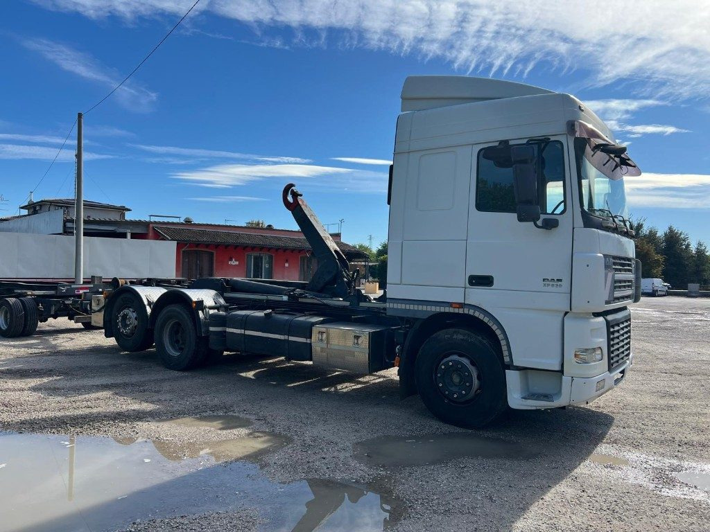 DAF XF530 SCARRABILE - Multibasculante camión: foto 4 DAF XF530 SCARRABILE - Multibasculante camión: foto 4