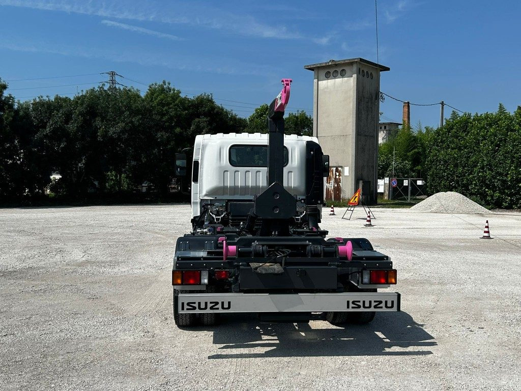 ISUZU P75 NUOVO SCARRABILE - Multibasculante camión: foto 4 ISUZU P75 NUOVO SCARRABILE - Multibasculante camión: foto 4
