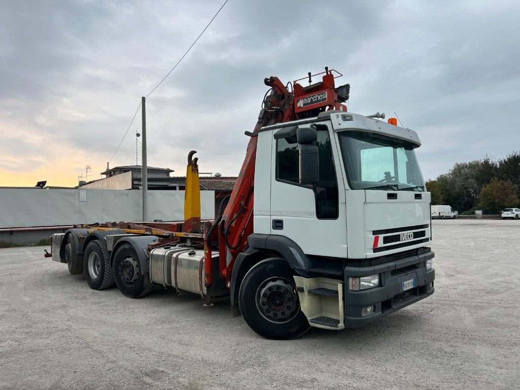 IVECO 260E43 EUROTECH USATO SCARRABILE CON GRU - Multibasculante camión: foto 5 IVECO 260E43 EUROTECH USATO SCARRABILE CON GRU - Multibasculante camión: foto 5