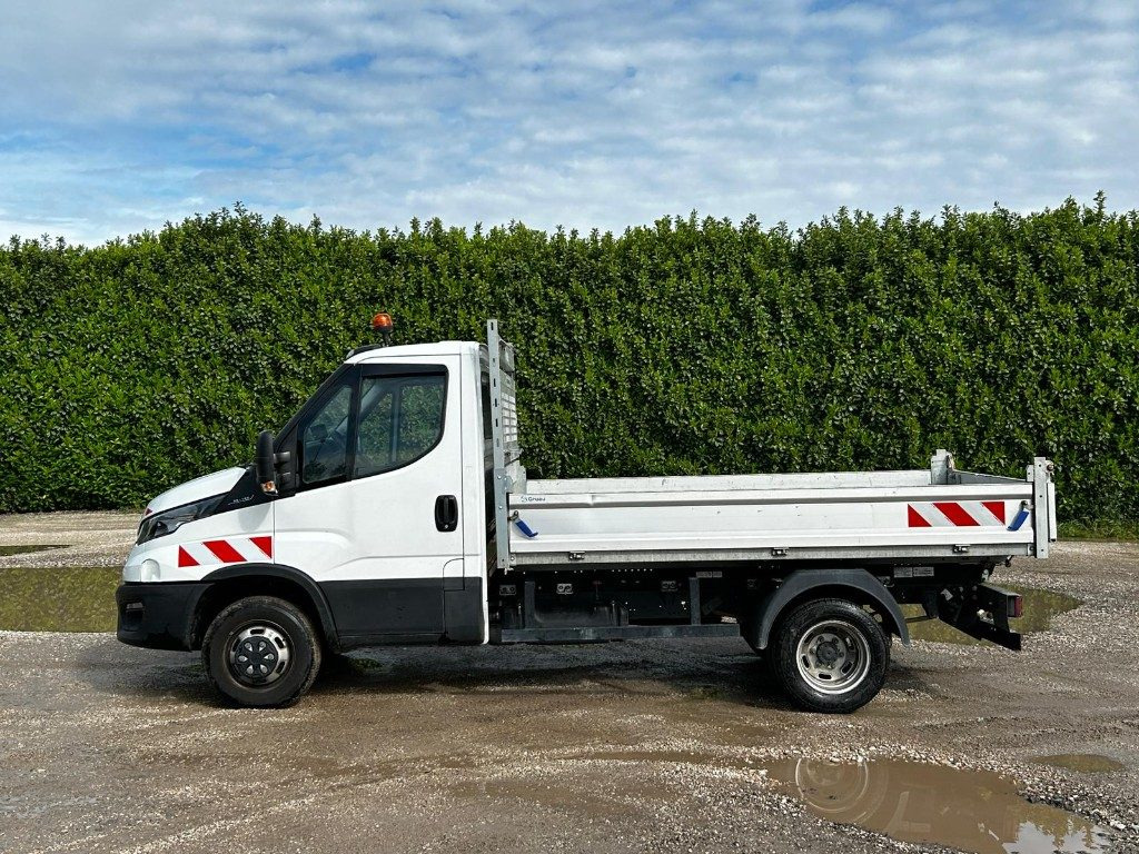 IVECO DAILY 35.140 RIBALTABILE - Volquete furgoneta: foto 5 IVECO DAILY 35.140 RIBALTABILE - Volquete furgoneta: foto 5