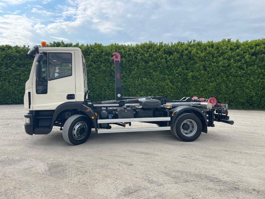 IVECO EUROCARGO 120E22 SCARRABILE - Multibasculante camión: foto 2 IVECO EUROCARGO 120E22 SCARRABILE - Multibasculante camión: foto 2