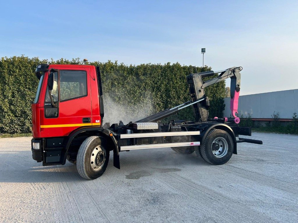 IVECO EUROCARGO 150E18K SCARRABILE - Multibasculante camión: foto 2 IVECO EUROCARGO 150E18K SCARRABILE - Multibasculante camión: foto 2