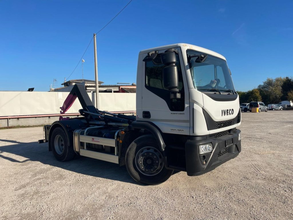 IVECO EUROCARGO 180E25 CON SCARRABILE NUOVO - Multibasculante camión: foto 2 IVECO EUROCARGO 180E25 CON SCARRABILE NUOVO - Multibasculante camión: foto 2