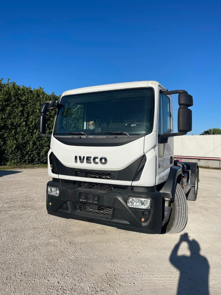 IVECO EUROCARGO 180E25 CON SCARRABILE NUOVO - Multibasculante camión: foto 1 IVECO EUROCARGO 180E25 CON SCARRABILE NUOVO - Multibasculante camión: foto 1