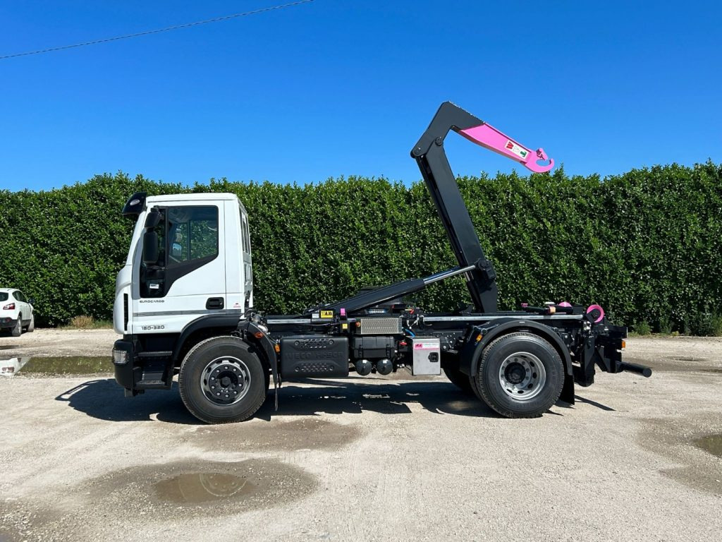 IVECO EUROCARGO 180E32K NUOVO SCARRABILE - Multibasculante camión: foto 3 IVECO EUROCARGO 180E32K NUOVO SCARRABILE - Multibasculante camión: foto 3
