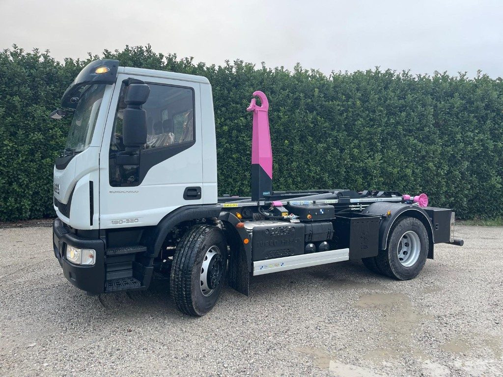 IVECO EUROCARGO 180K32 SCARRABILE NUOVO - Multibasculante camión: foto 2 IVECO EUROCARGO 180K32 SCARRABILE NUOVO - Multibasculante camión: foto 2