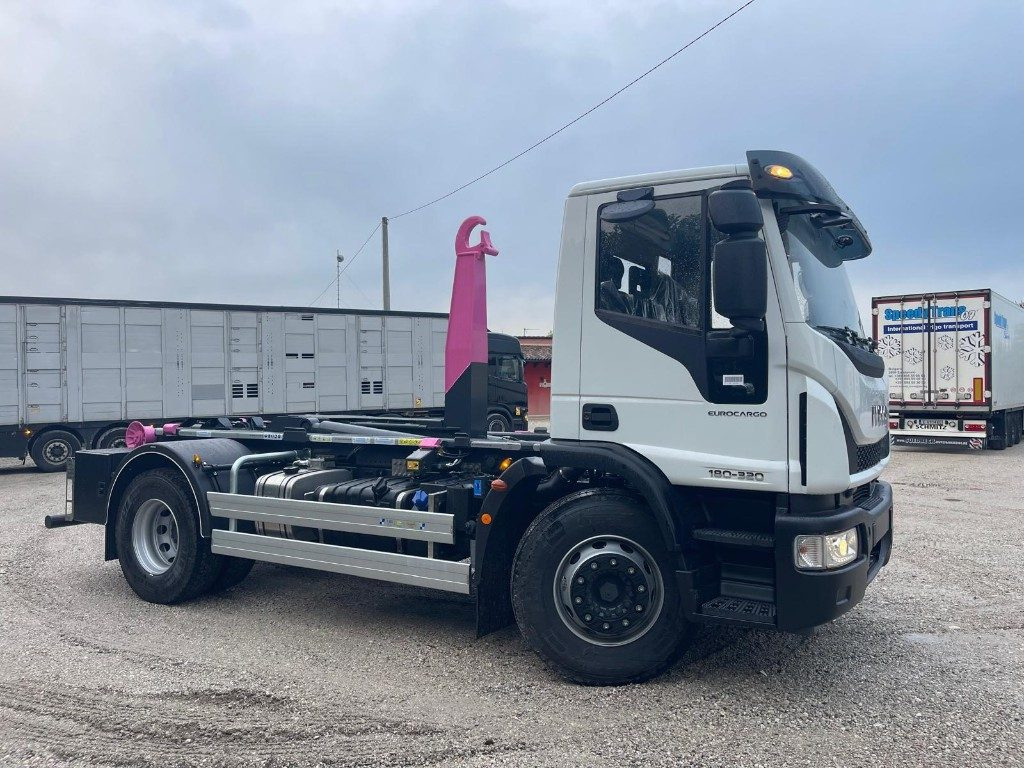 IVECO EUROCARGO 180K32 SCARRABILE NUOVO - Multibasculante camión: foto 5 IVECO EUROCARGO 180K32 SCARRABILE NUOVO - Multibasculante camión: foto 5