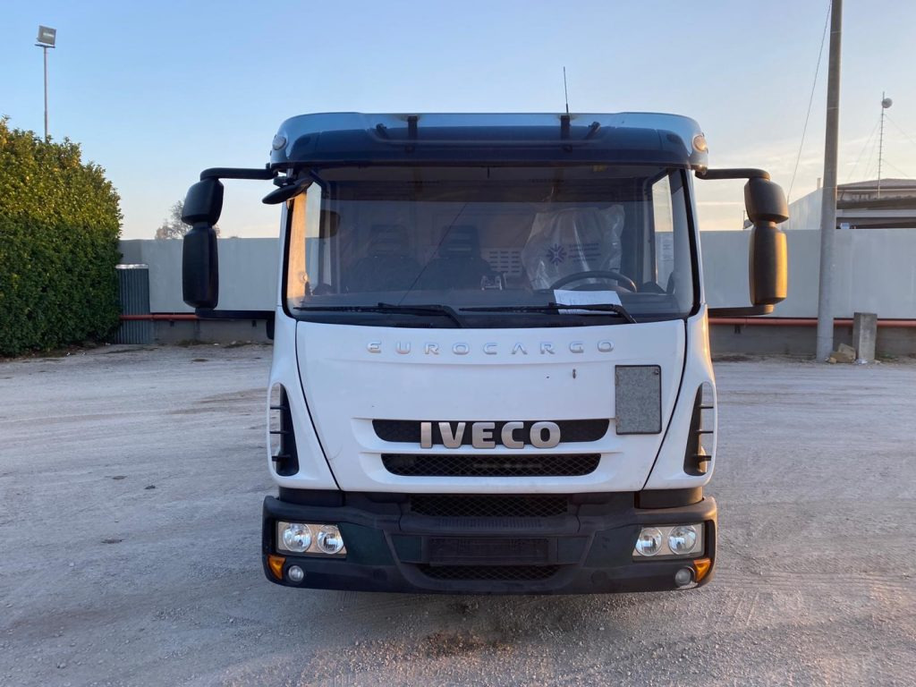 IVECO EUROCARGO 80 E18 CON IMPIANTO SCARRABILE NUO - Multibasculante camión: foto 4 IVECO EUROCARGO 80 E18 CON IMPIANTO SCARRABILE NUO - Multibasculante camión: foto 4