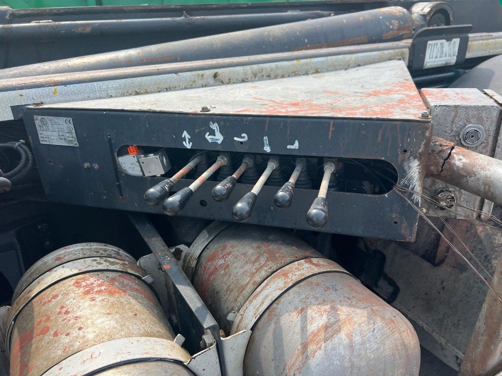 IVECO STRALIS AS260S 50Y SCARRABILE - Multibasculante camión: foto 5 IVECO STRALIS AS260S 50Y SCARRABILE - Multibasculante camión: foto 5