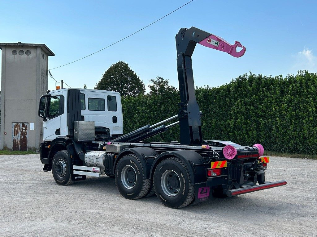 IVECO TRAKKER T-WAY AD380T NUOVO SCARRABILE - Multibasculante camión: foto 3 IVECO TRAKKER T-WAY AD380T NUOVO SCARRABILE - Multibasculante camión: foto 3