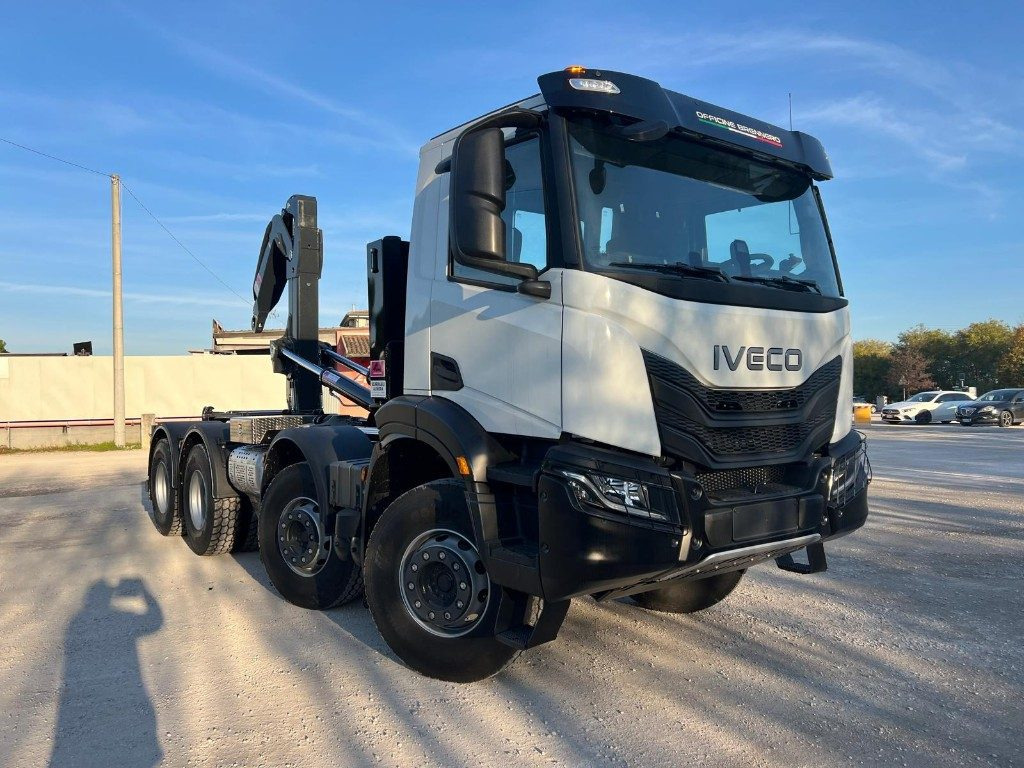 IVECO TRAKKER T-WAY AD500 NUOVO SCARRABILE - Multibasculante camión: foto 3 IVECO TRAKKER T-WAY AD500 NUOVO SCARRABILE - Multibasculante camión: foto 3