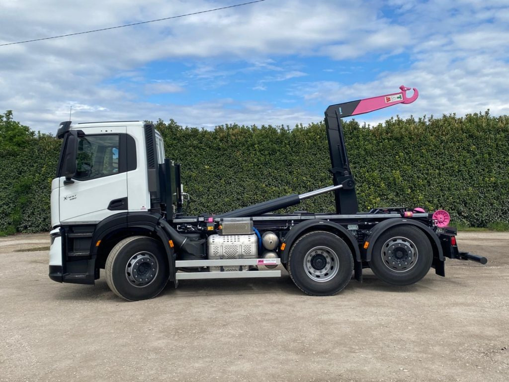 IVECO X-WAY AD280X48Y NUOVO SCARRABILE PASSO 3120 - Multibasculante camión: foto 3 IVECO X-WAY AD280X48Y NUOVO SCARRABILE PASSO 3120 - Multibasculante camión: foto 3